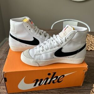 Nike Blazers Mid 77